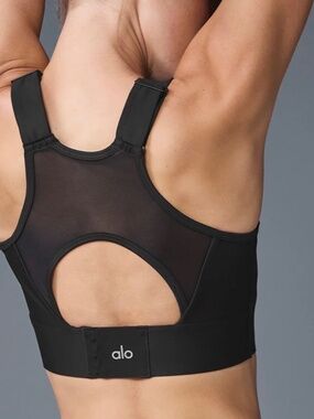NWT - ALO YOGA Airlift Empower Bra - Black Color: Black Size: 38DD